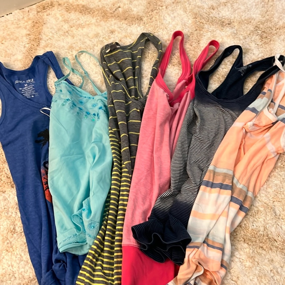 Tank-top 6pieces bundle size Xs and S